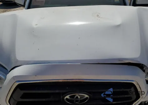 2021 Toyota Tacoma Double Cab z USA, uszkodzony, nr VIN 3TYAX5GN8MT018901